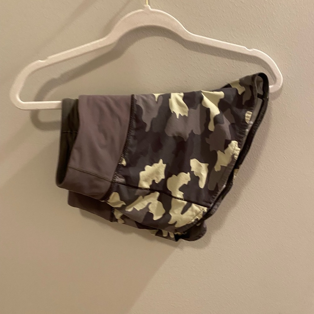 Lululemon Speed Up Shorts - Camo 4”